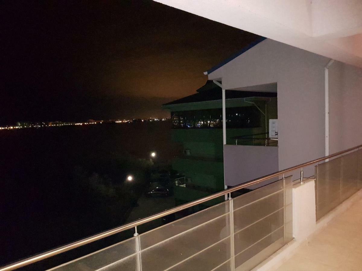Apartament Mamaia Sat Năvodari Eksteriør bilde