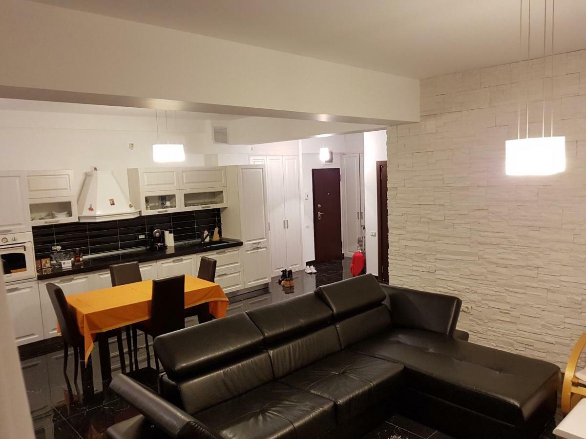Apartament Mamaia Sat Năvodari Eksteriør bilde